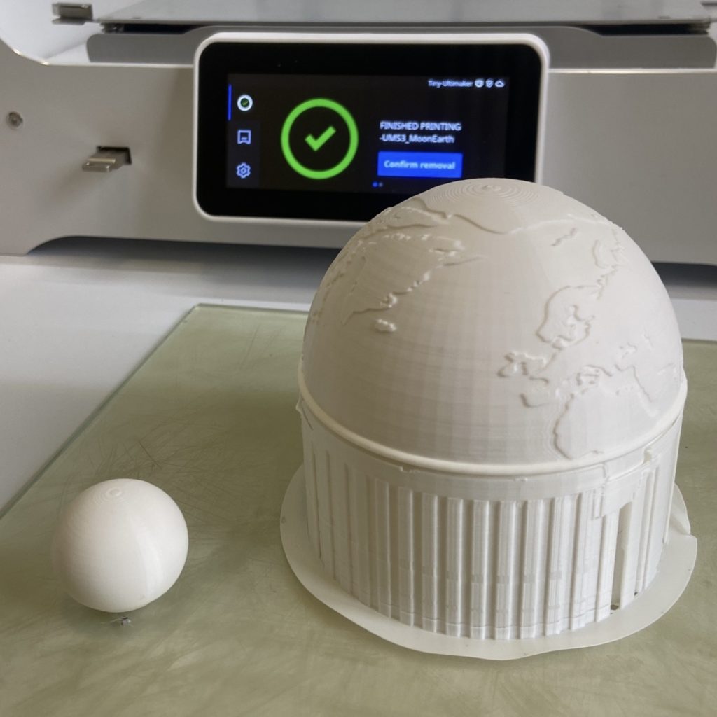 3d printed earth moon ultimaker